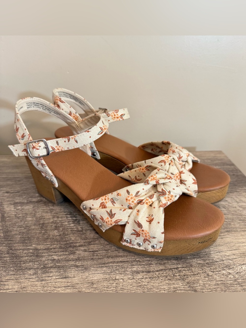 Universal Thread Faux Wood Clog Sandals Women’s Size 9.5 Floral Buckle Boho